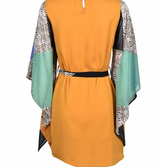 Flowy Sleeves Dress - Picture 5 of 15